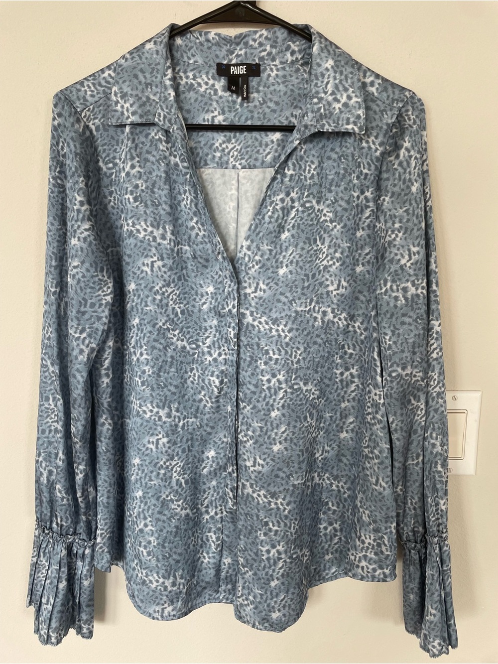 PAIGE Women’s Blue Leopard Print Long-Sleeve Shirt Size M Very Good Condition